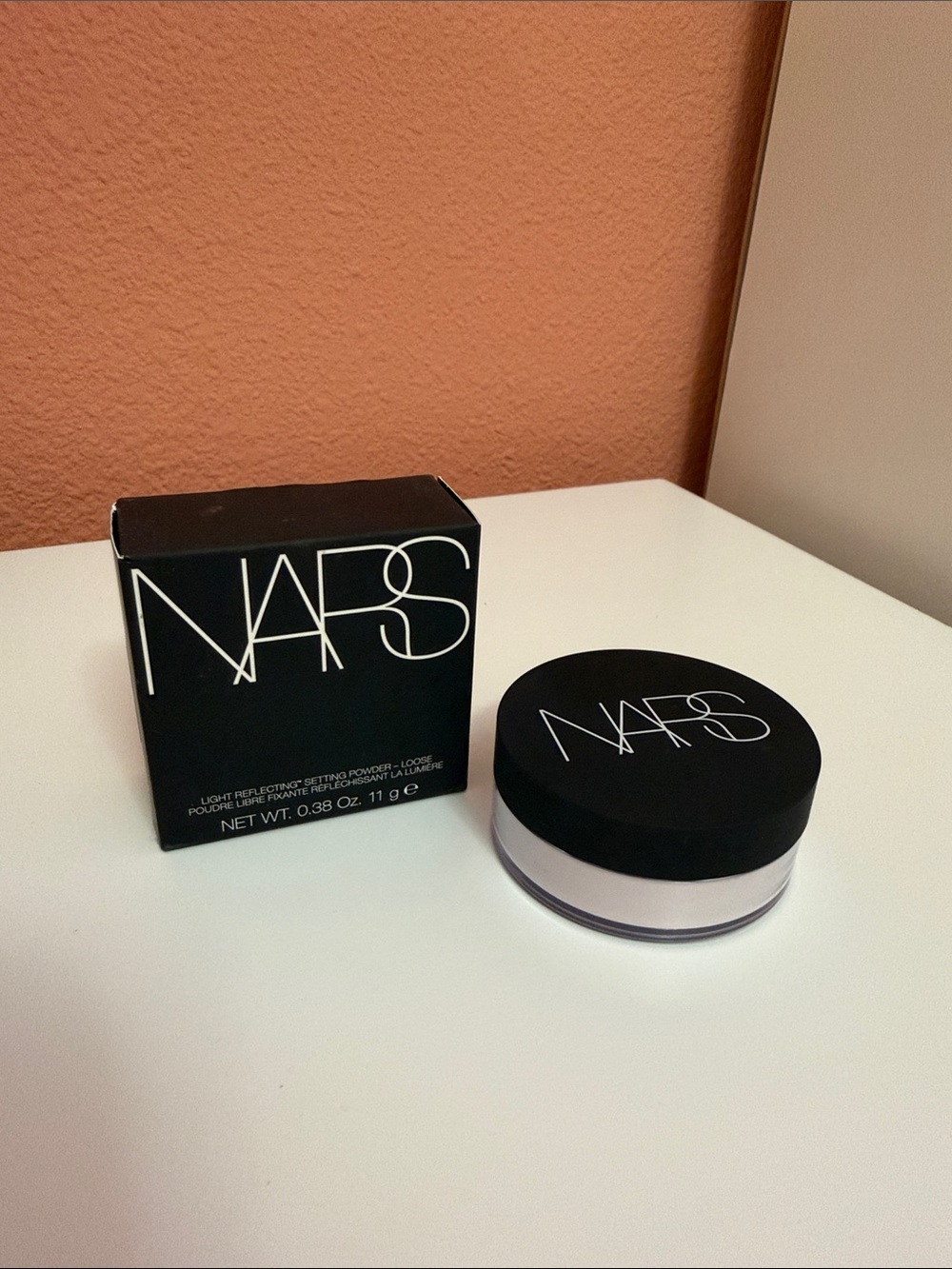 NARS Loose Setting Powder in Translucent - Black Packaging